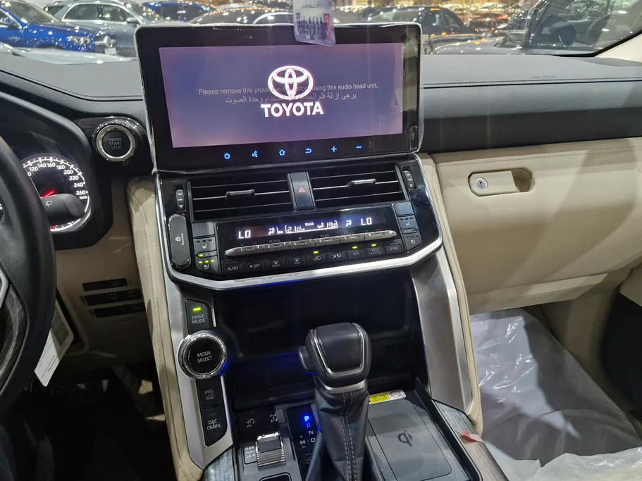 تويوتا لاندكروزر VXR 2024 