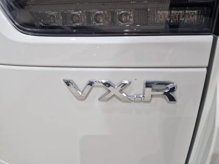 تويوتا لاندكروزر VXR 2024 