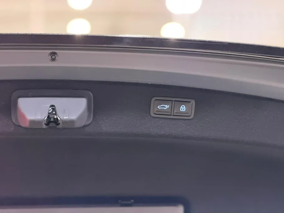 2026 Genesis G80 Platinum 