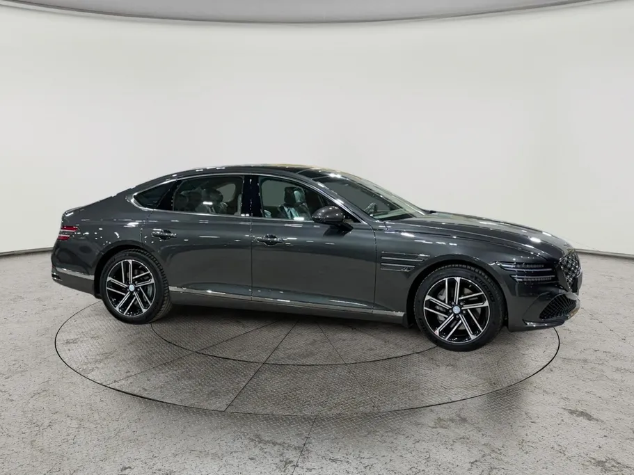 2026 Genesis G80 Platinum 