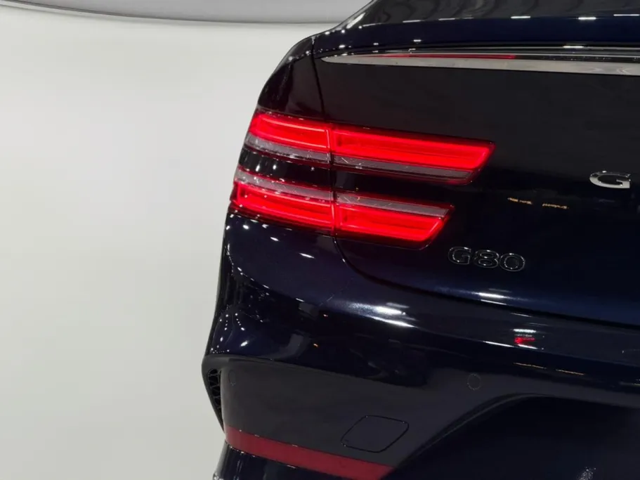 2026 Genesis G80 Platinum 