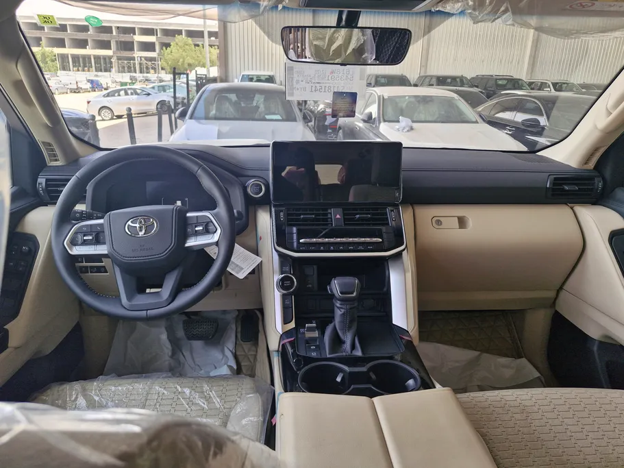 تويوتا لاندكروزر GXR2 2025 