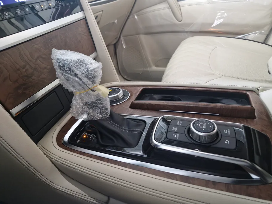 2024 Nissan Patrol SE 