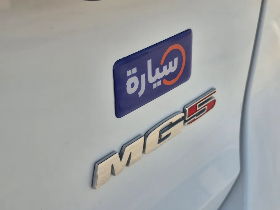 ام جي 5 STD 2024 