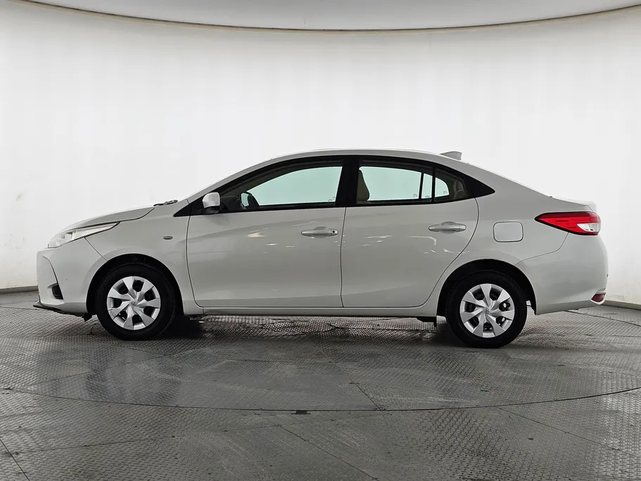 2021 Toyota Yaris  Y 
