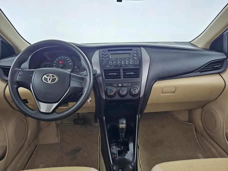 2021 Toyota Yaris  Y 