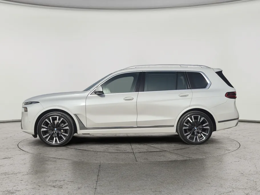 بي ام دبليو الفئة اكس 7 xDrive 40i	 2023 