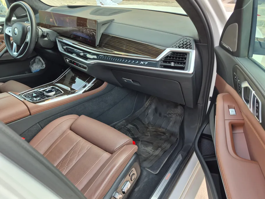 بي ام دبليو الفئة اكس 7 xDrive 40i	 2023 