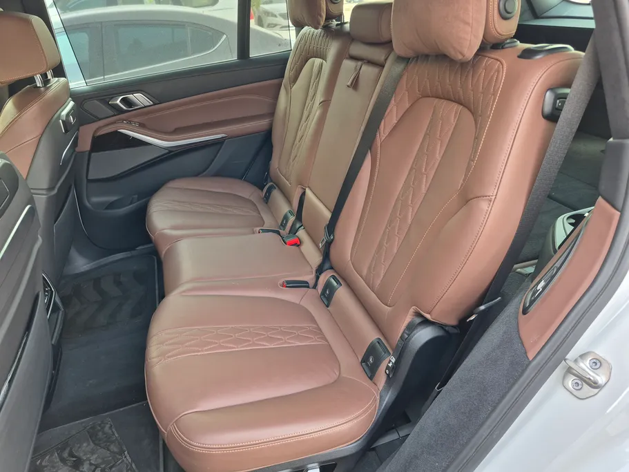 بي ام دبليو الفئة اكس 7 xDrive 40i	 2023 