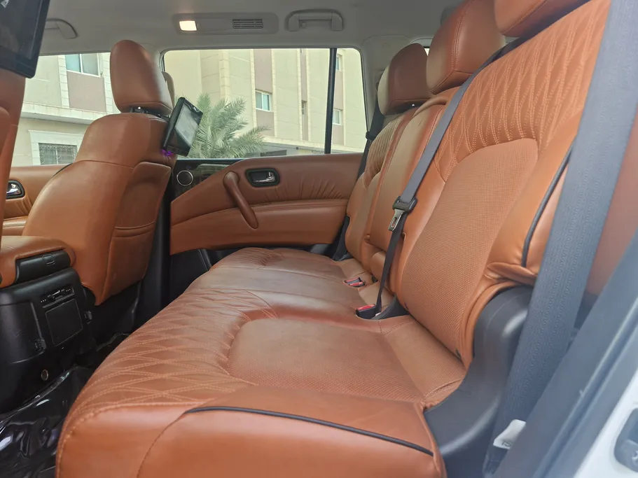2023 Nissan Patrol Platinum 