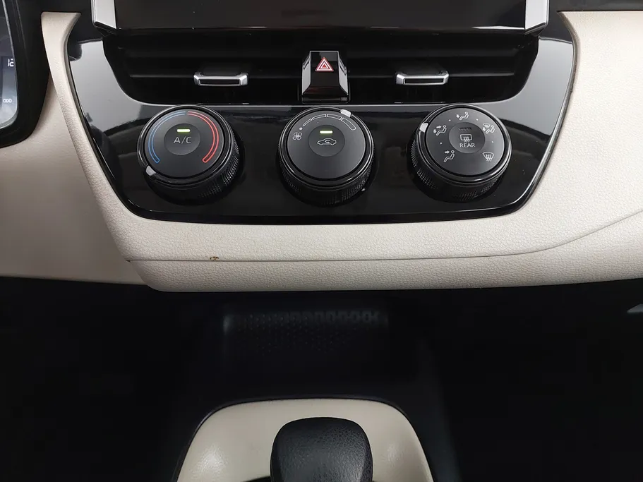 2024 تويوتا Corolla XLI 