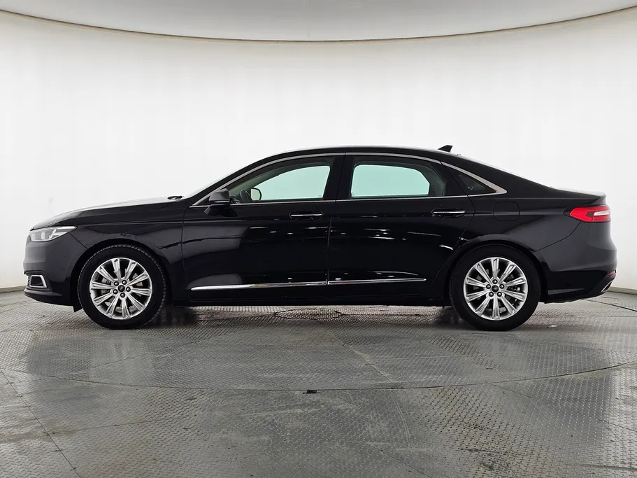 2022 Ford Taurus Trend 