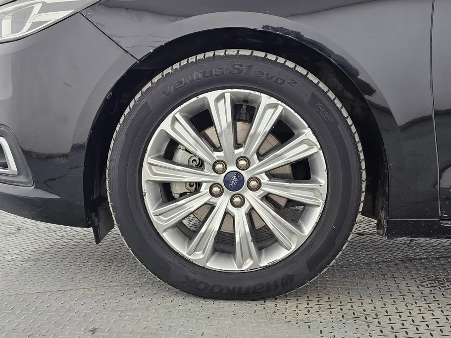 2022 Ford Taurus Trend 