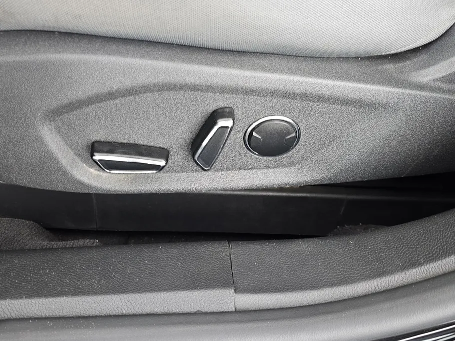 2022 Ford Taurus Trend 