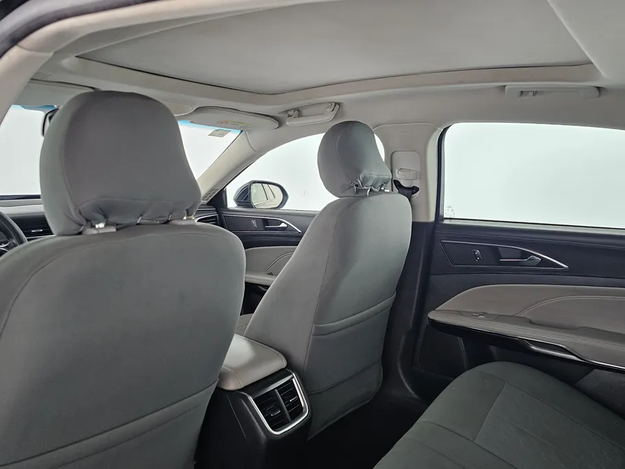 2022 Ford Taurus Trend 