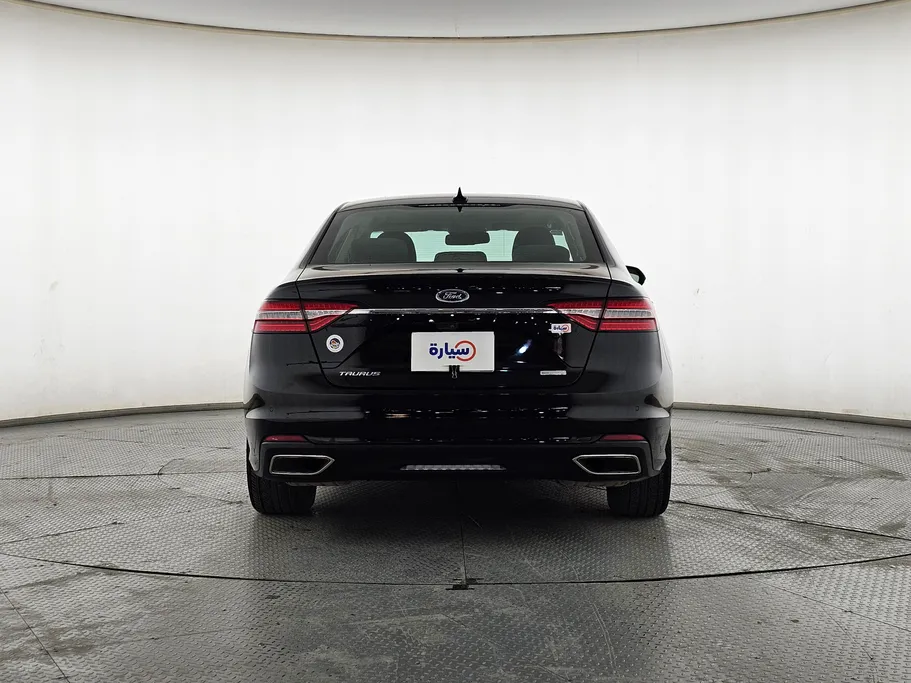 2022 Ford Taurus Trend 