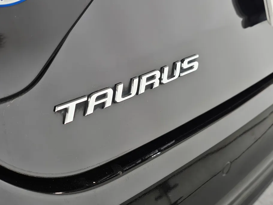 2022 Ford Taurus Trend 