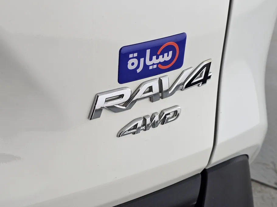 تويوتا راف فور LE 2021 