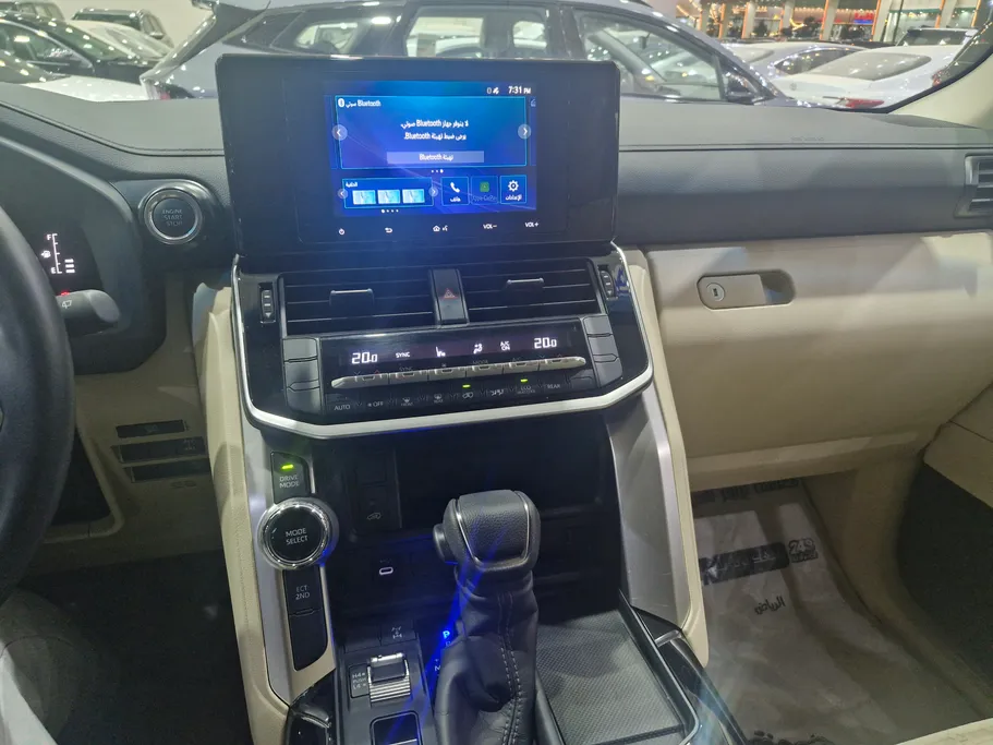 2025 Toyota Land Cruiser GXR 
