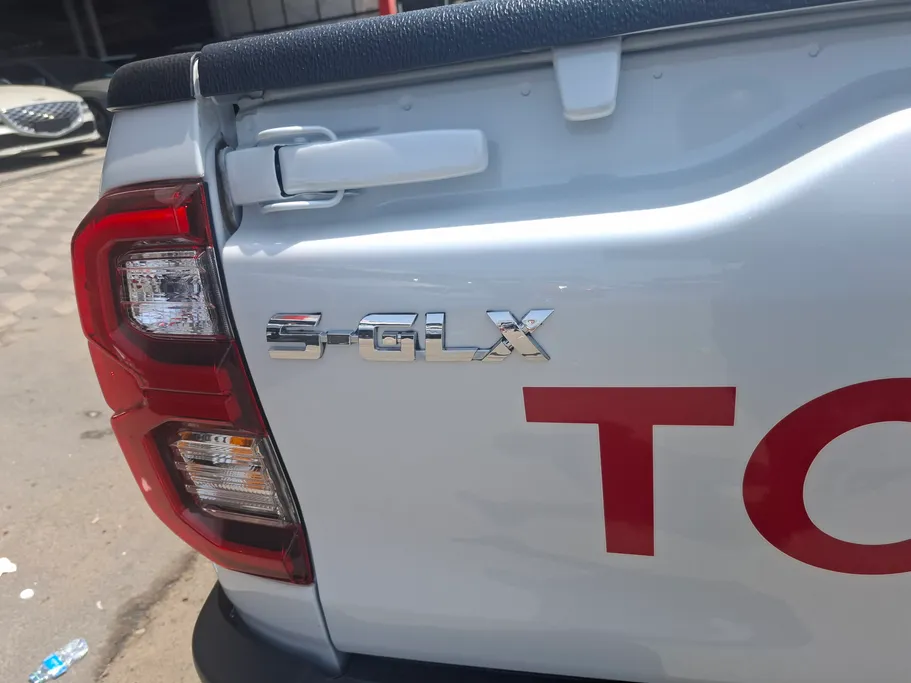 2026 Toyota Hilux SGLX 