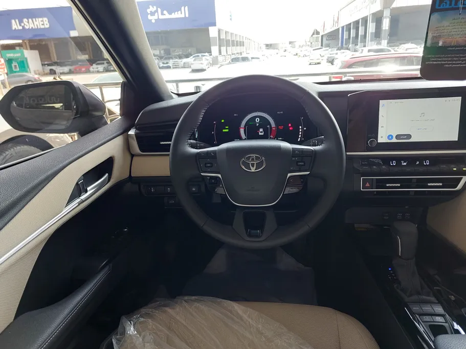 تويوتا كامري LE 2025 