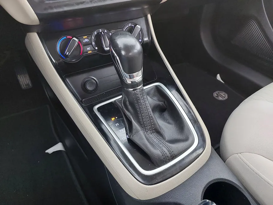 2021 MG 5 STD 