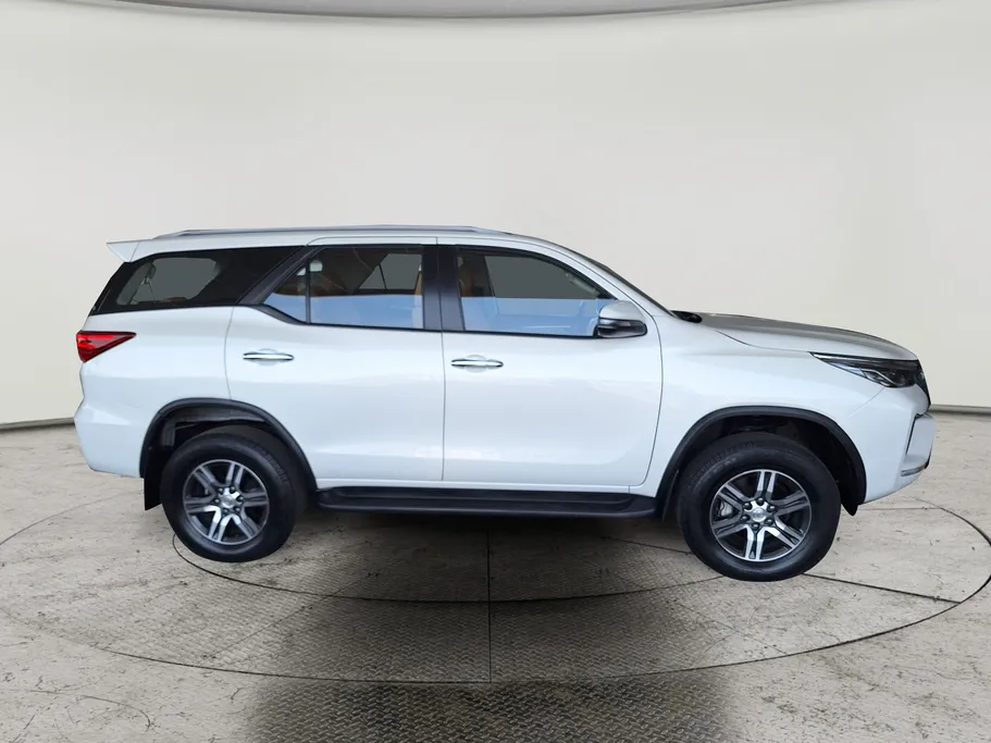 2022 Toyota Fortuner VX 