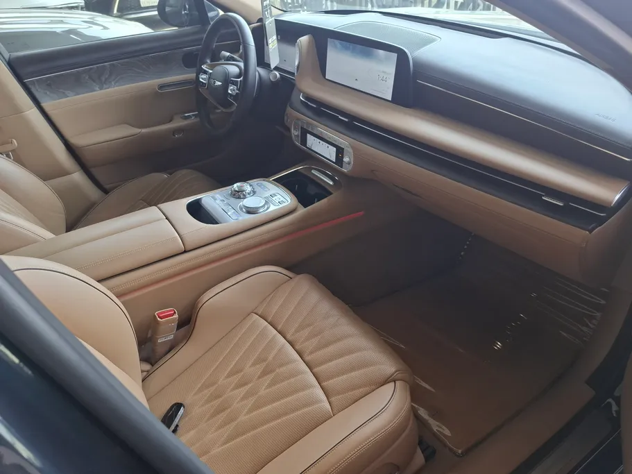 جينيسيس G90 Royal 2023 