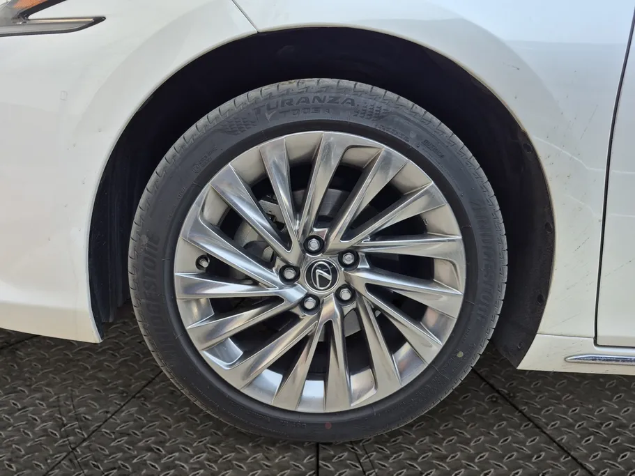 2024 Lexus ES 300 HH Hybrid Executive 