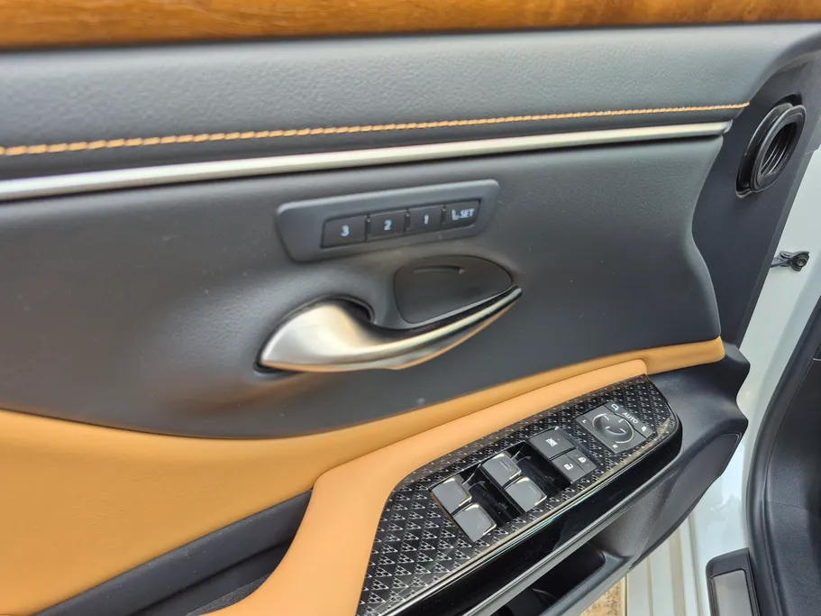 2024 Lexus ES 300 HH Hybrid Executive 