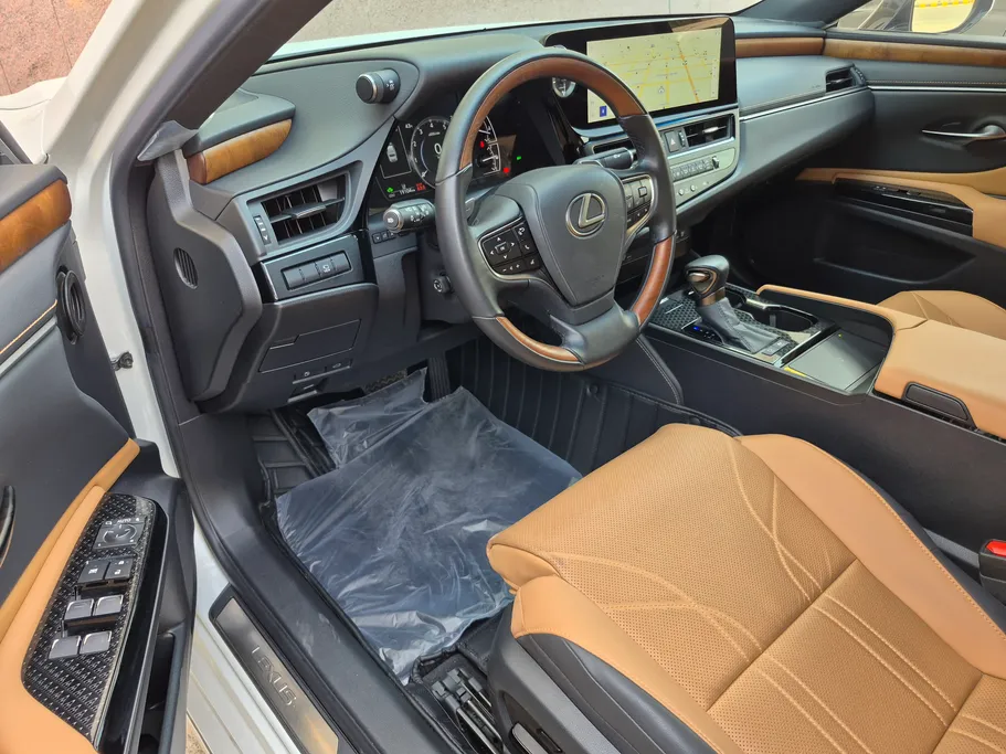 2024 Lexus ES 300 HH Hybrid Executive 