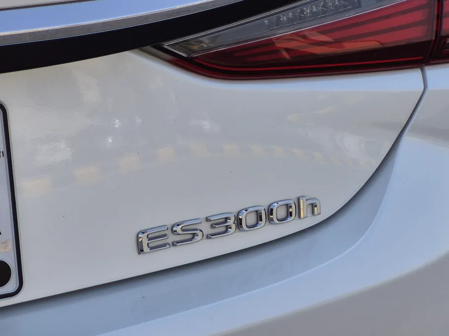 2024 Lexus ES 300 HH Hybrid Executive 