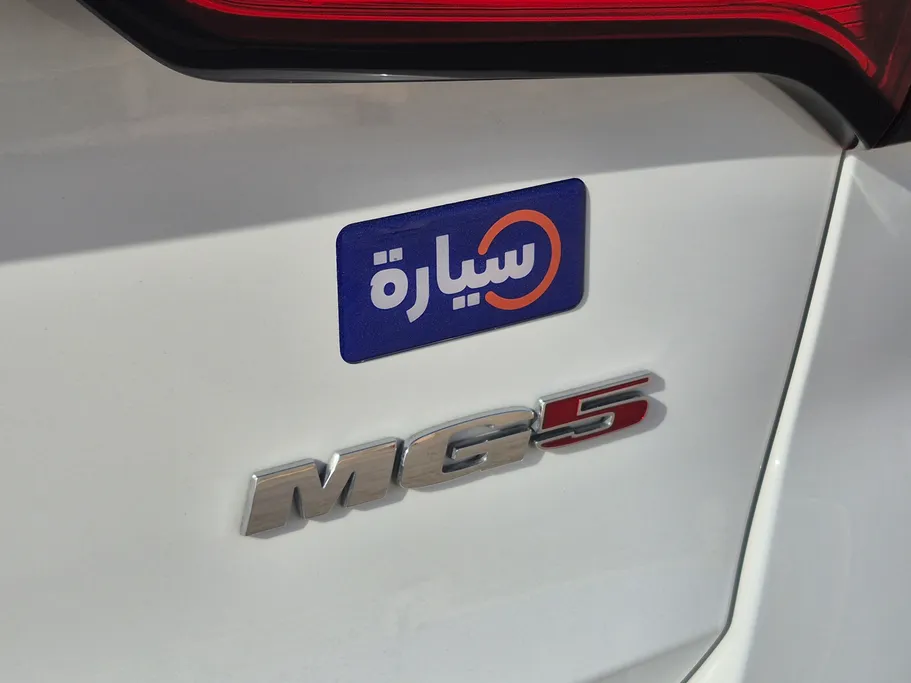 ام جي 5 STD 2024 