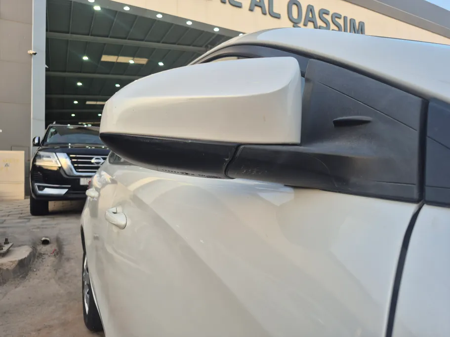 2022 Toyota Yaris  Y 