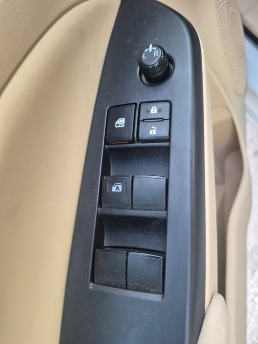 2022 Toyota Yaris  Y 