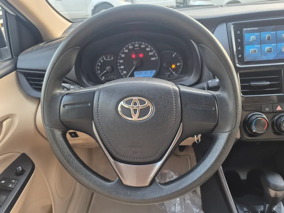 2022 Toyota Yaris  Y 