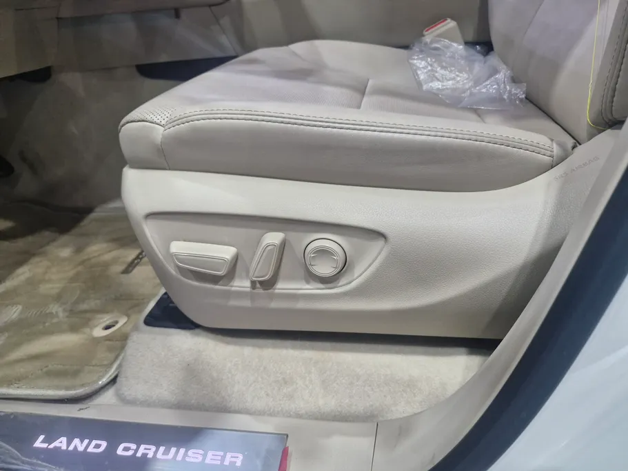 2023 Toyota Land Cruiser VXR 