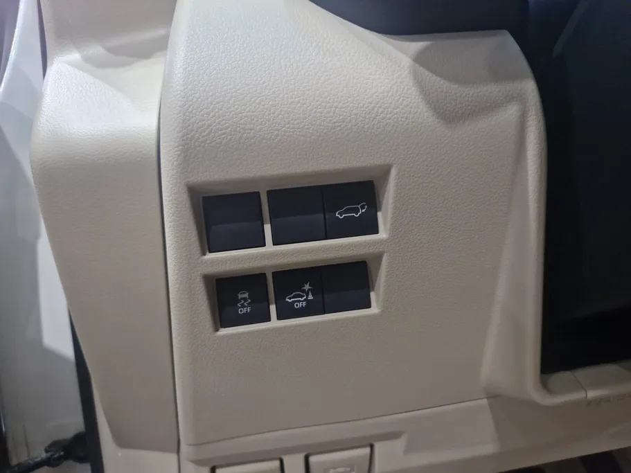 2023 Toyota Land Cruiser VXR 