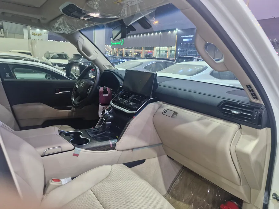 2023 Toyota Land Cruiser VXR 