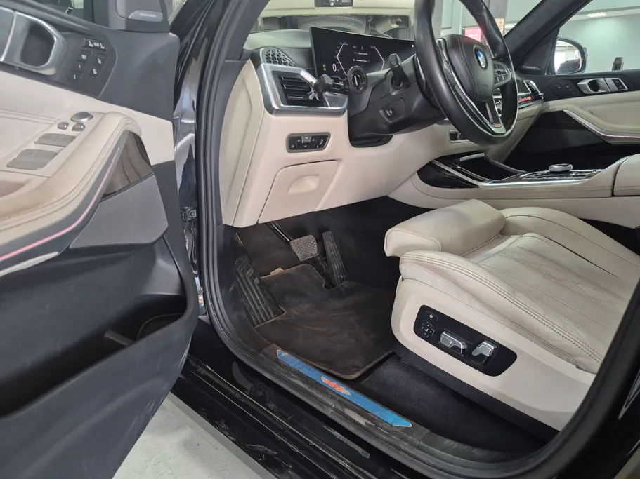 بي ام دبليو الفئة اكس 7 xDrive 40i	 2023 