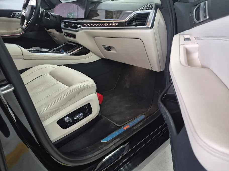 بي ام دبليو الفئة اكس 7 xDrive 40i	 2023 