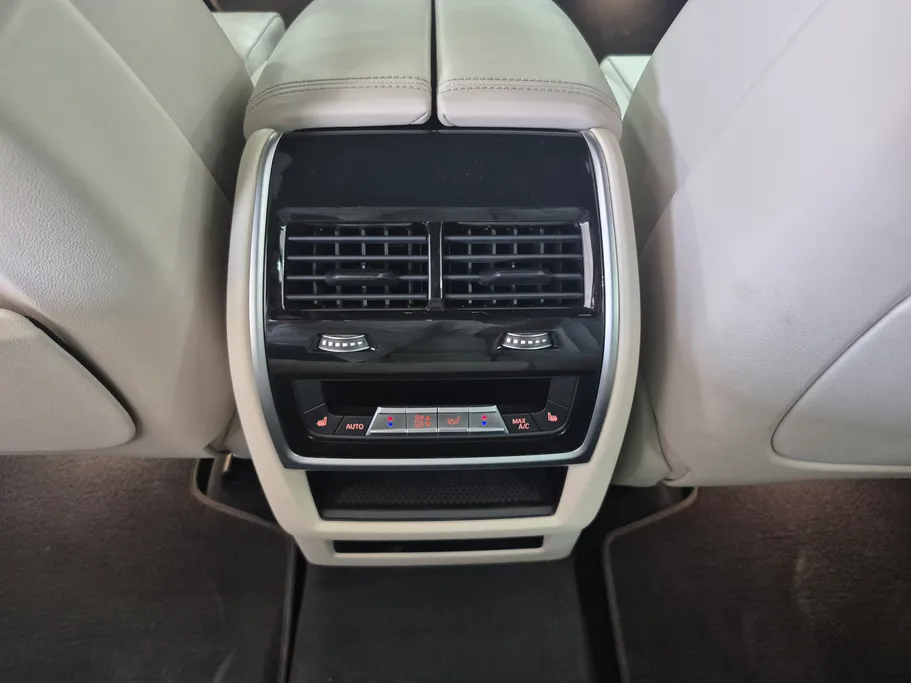 بي ام دبليو الفئة اكس 7 xDrive 40i	 2023 