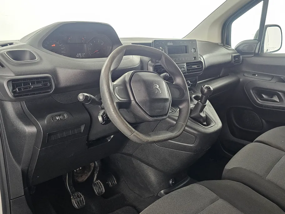 بيجو بارتنر Short van 2021 