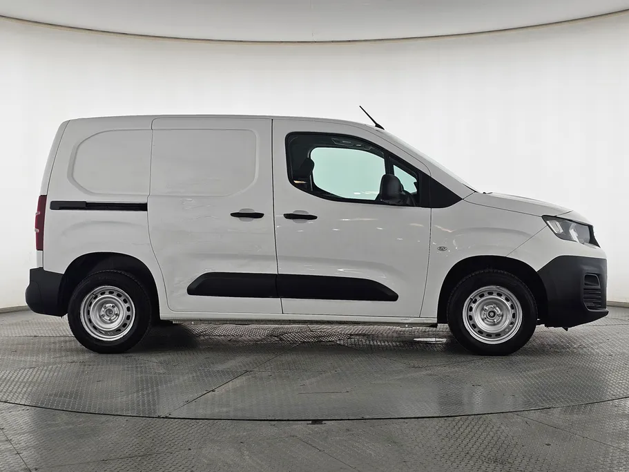 بيجو بارتنر Short van 2021 