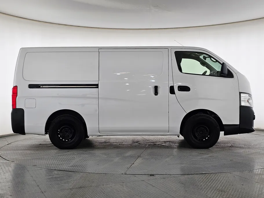 نيسان باص اورفان NV350 2021 