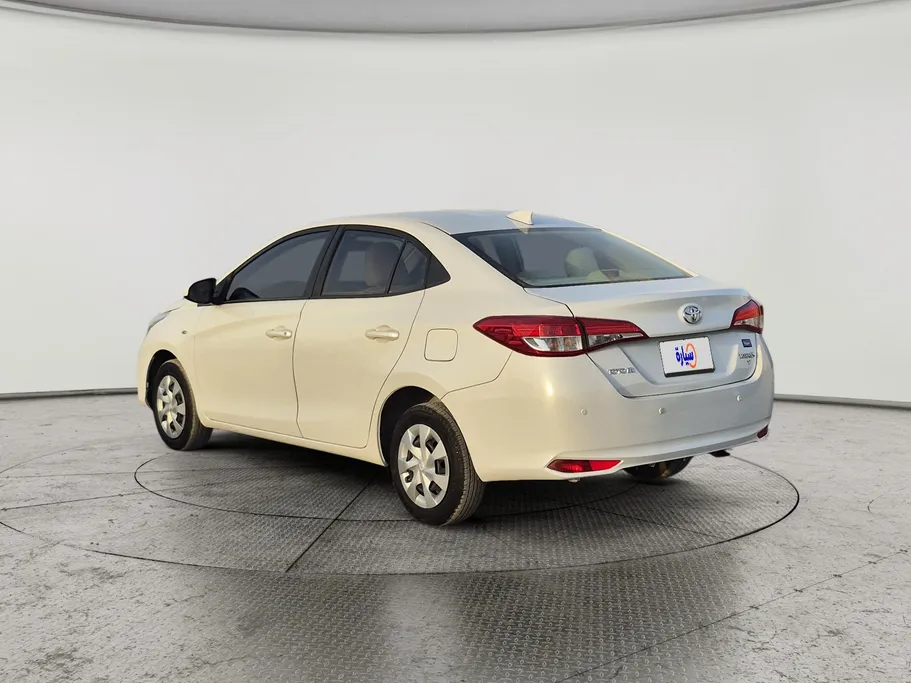 2022 Toyota Yaris  Y 