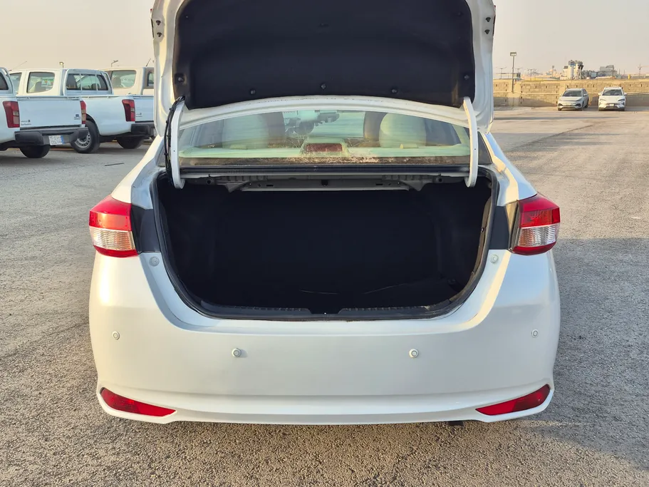 2022 Toyota Yaris  Y 