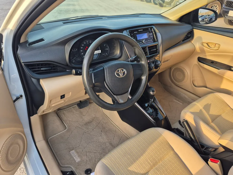 2022 Toyota Yaris  Y 