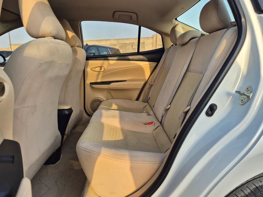 2022 Toyota Yaris  Y 