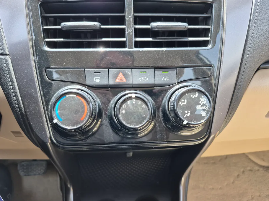 2022 Toyota Yaris  Y 